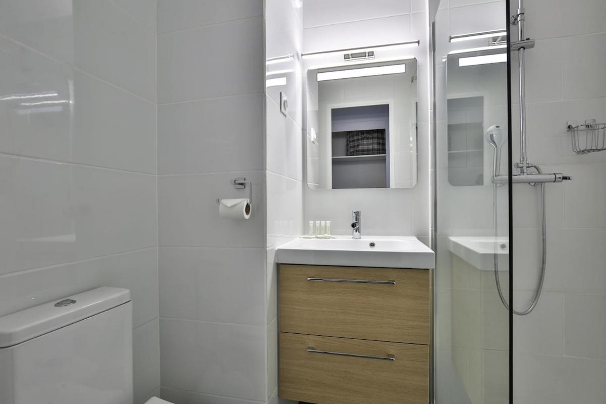 빌프랑슈쉬르메르 Superbe 2 Piece Tout Confort , Piscine /Ac/Parking 빌라 외부 사진
